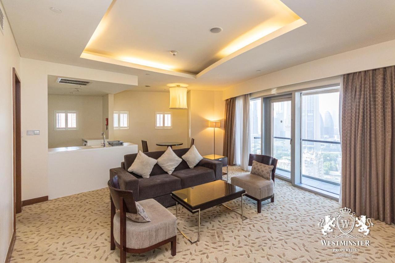 Westminster Dubai Mall Екстериор снимка A living room in a suite at the Westin
