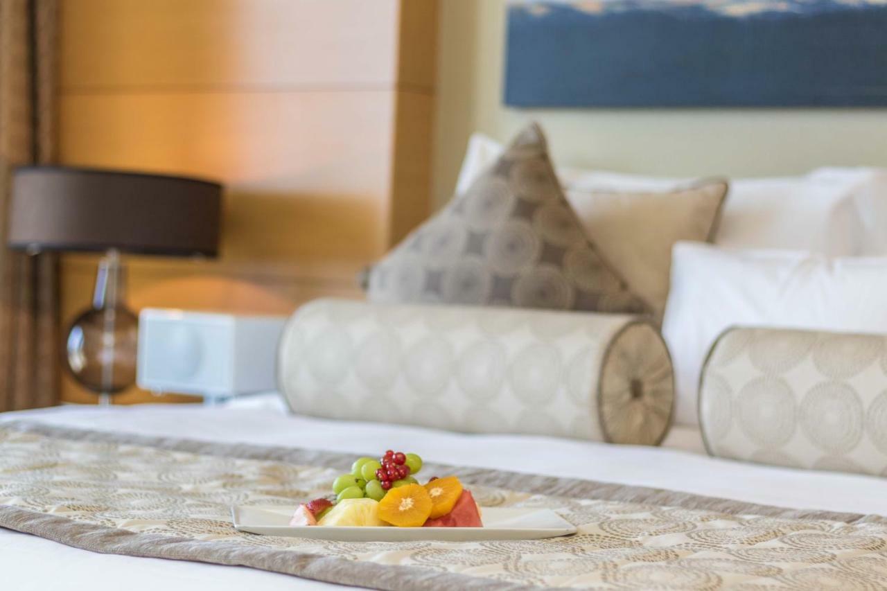 Westminster Dubai Mall Екстериор снимка A fruit plate in a hotel room