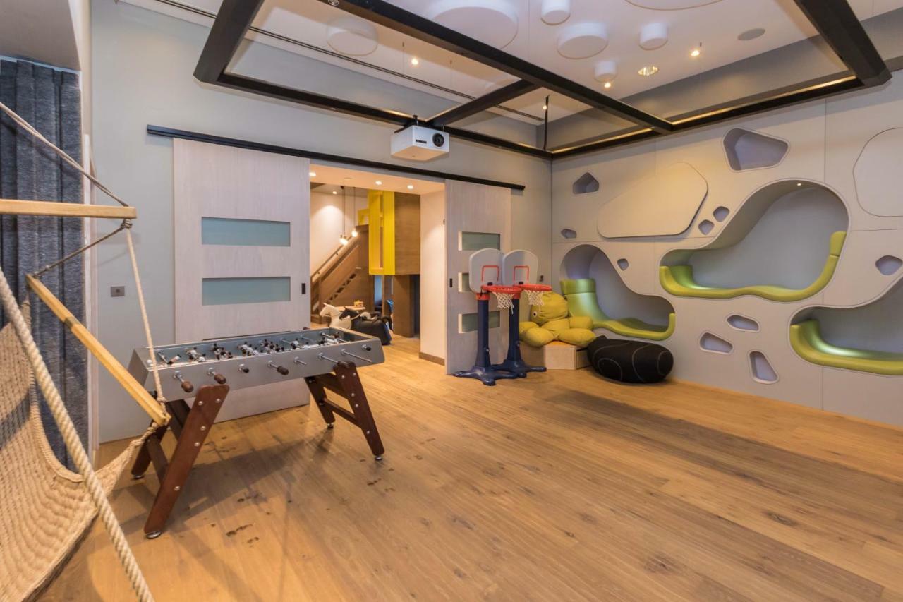 Westminster Dubai Mall Екстериор снимка The children's playroom