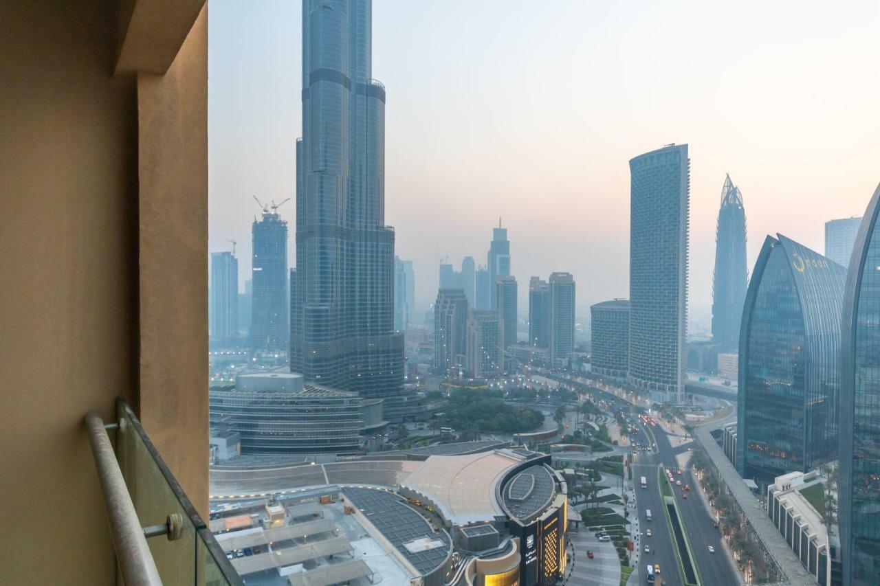 Westminster Dubai Mall Екстериор снимка View of the Dubai skyline from the hotel